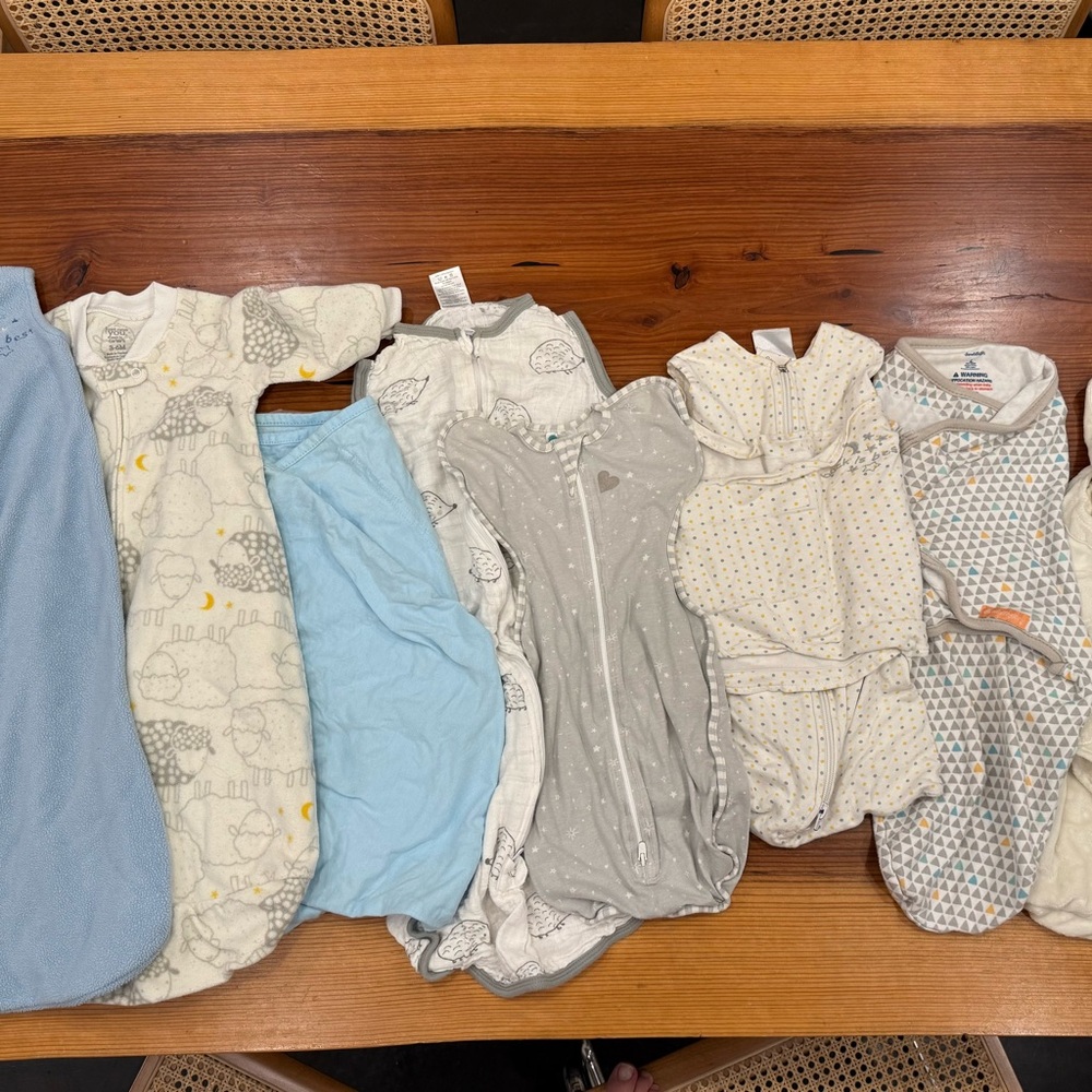Assorted swaddles & sleep sacks (7)